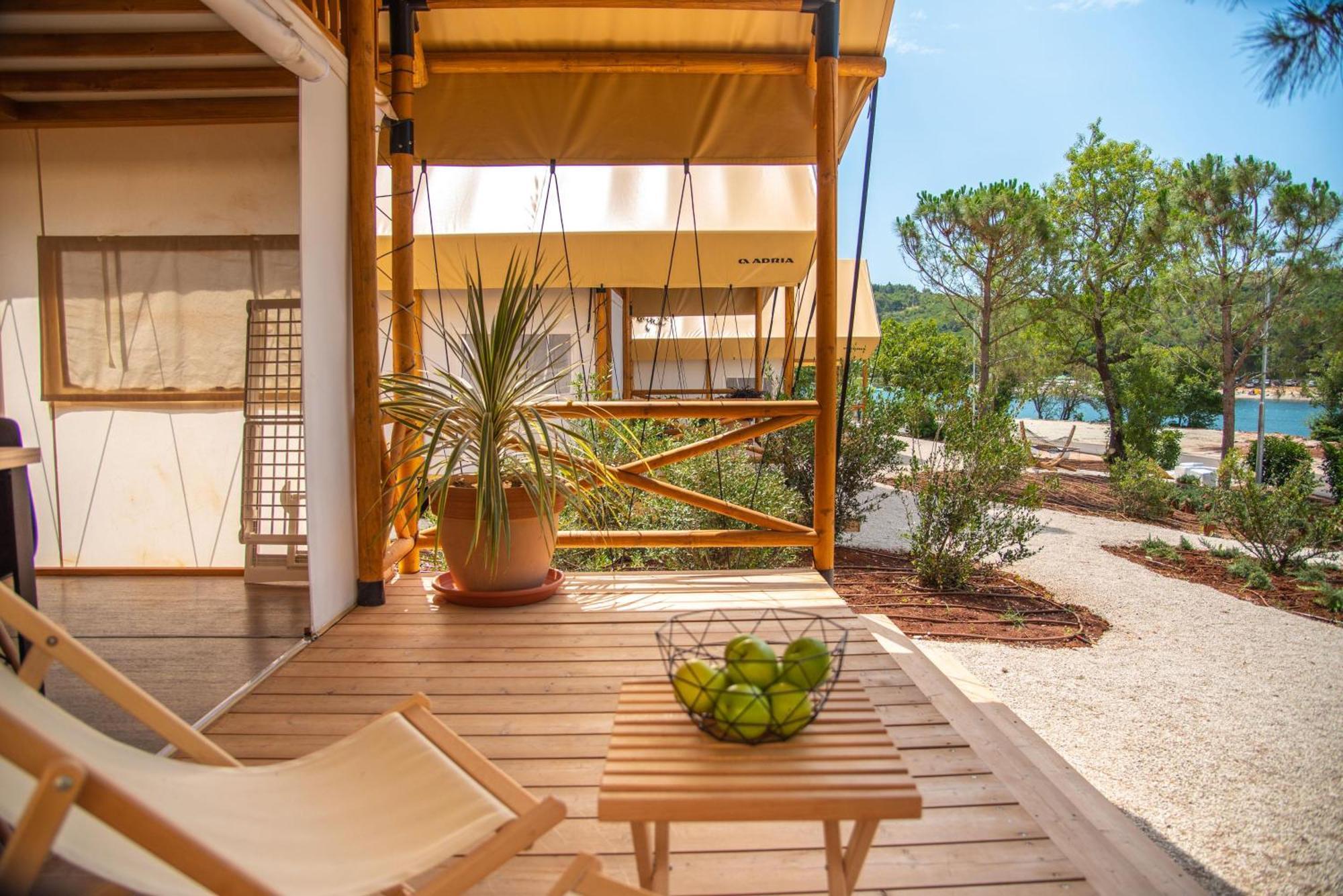 Arena One 99 Glamping Hotel Pomer Exterior foto