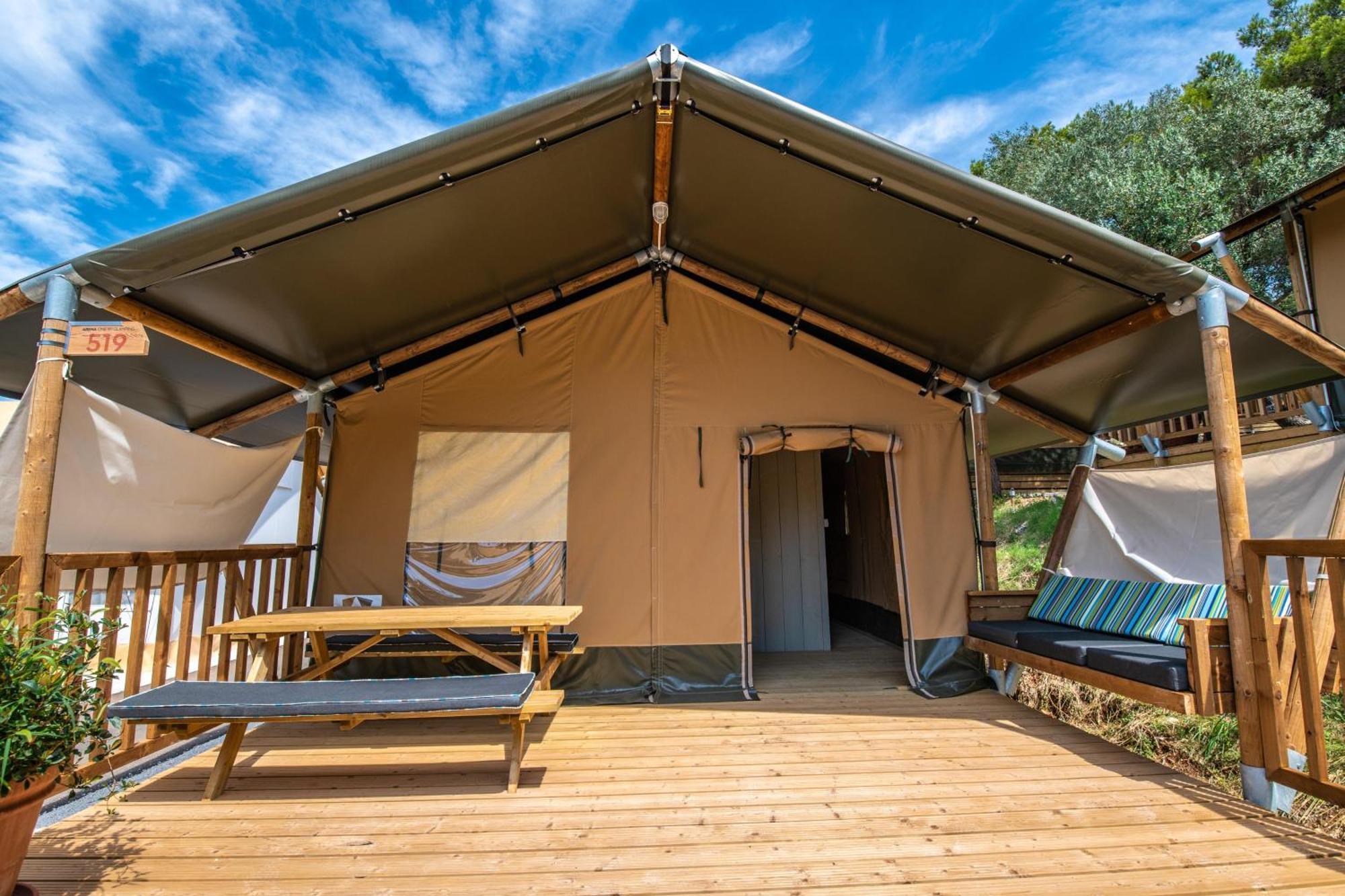 Arena One 99 Glamping Hotel Pomer Exterior foto
