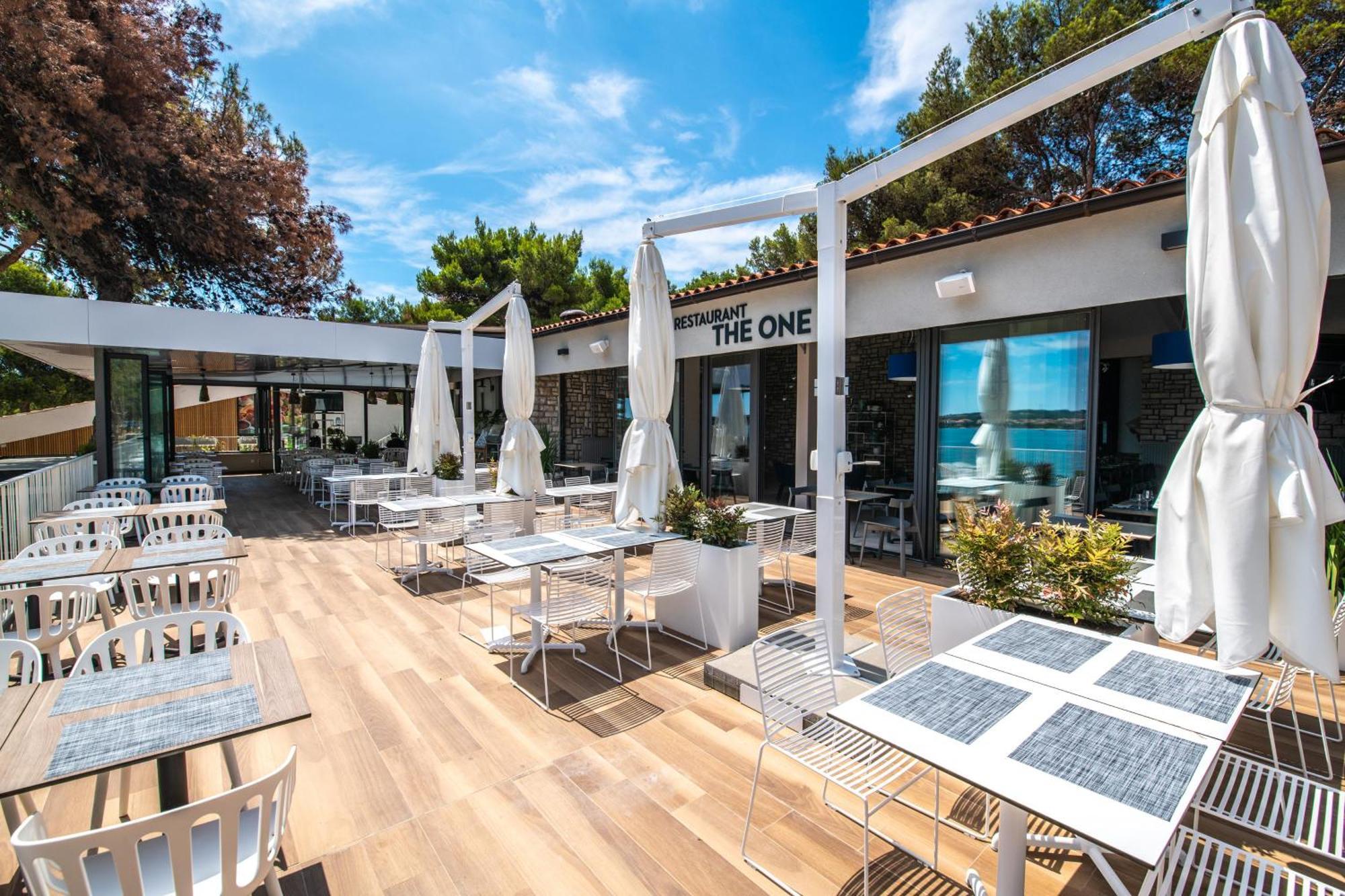 Arena One 99 Glamping Hotel Pomer Exterior foto