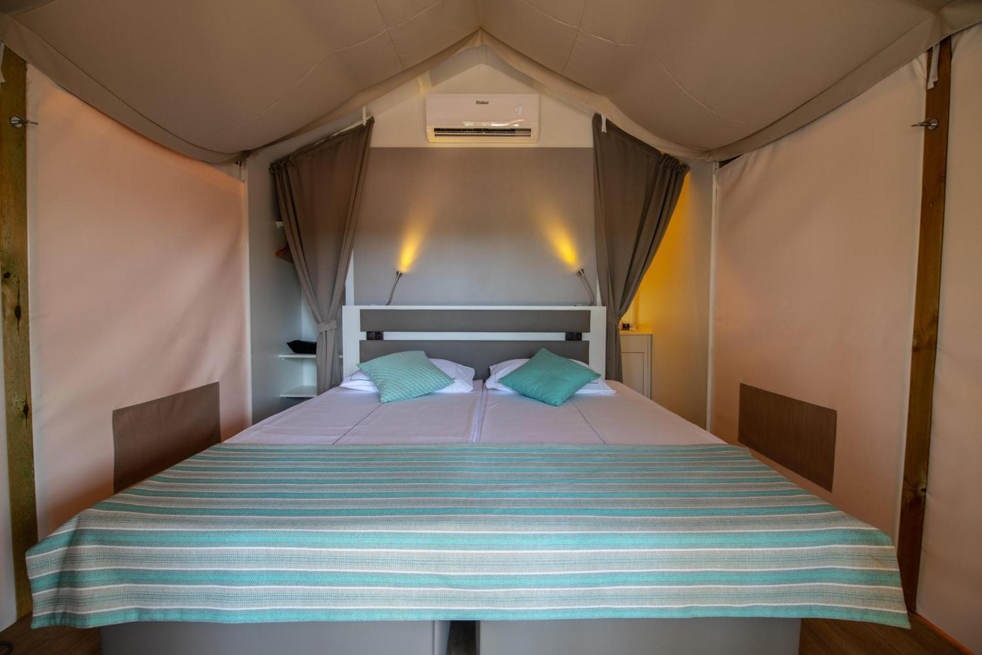 Arena One 99 Glamping Hotel Pomer Exterior foto