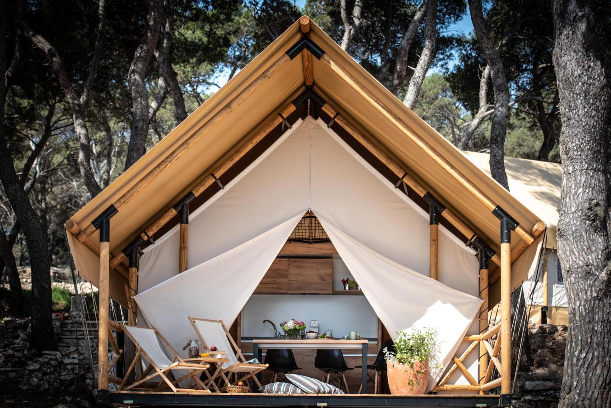 Arena One 99 Glamping Hotel Pomer Exterior foto