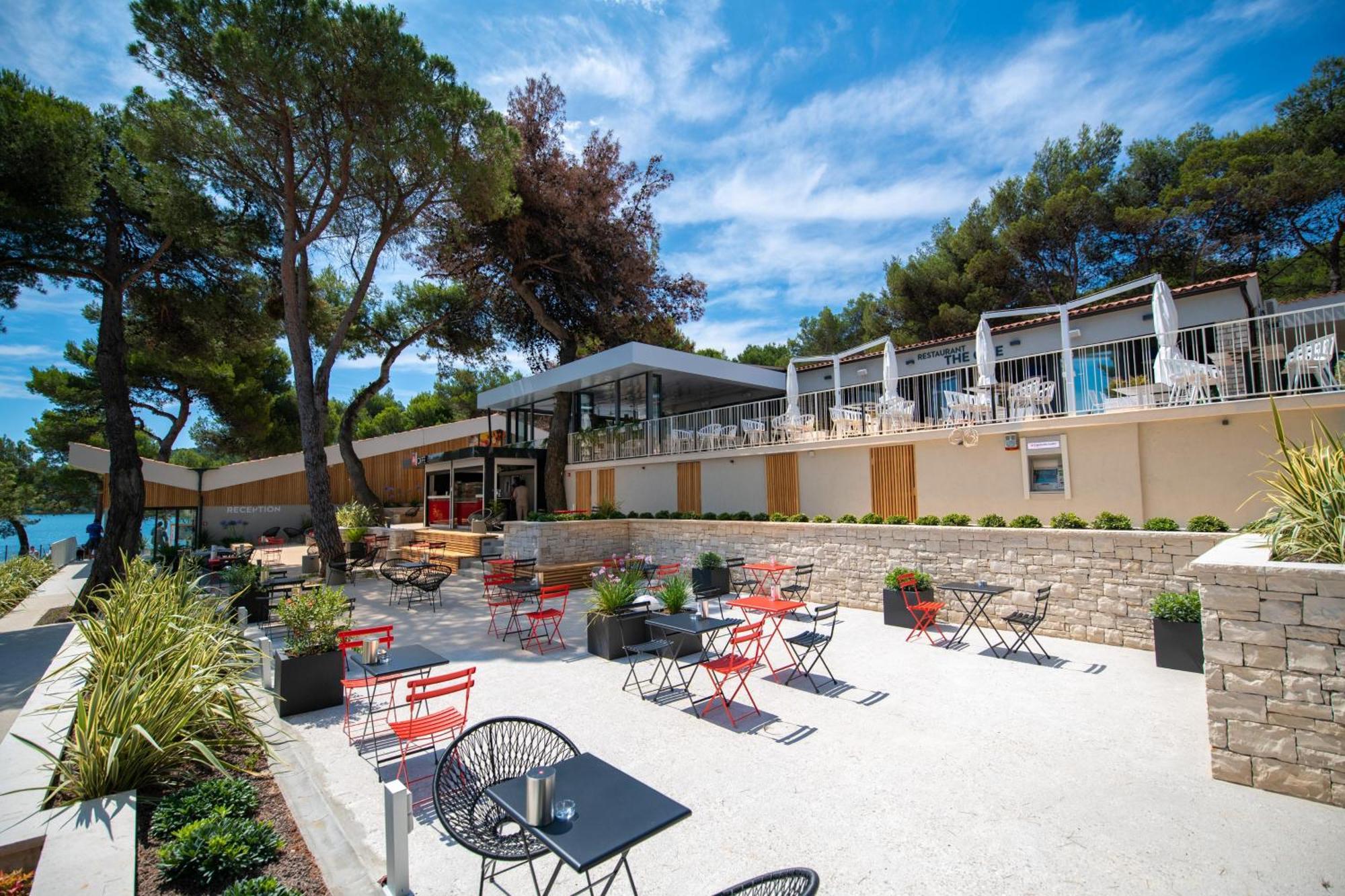Arena One 99 Glamping Hotel Pomer Exterior foto