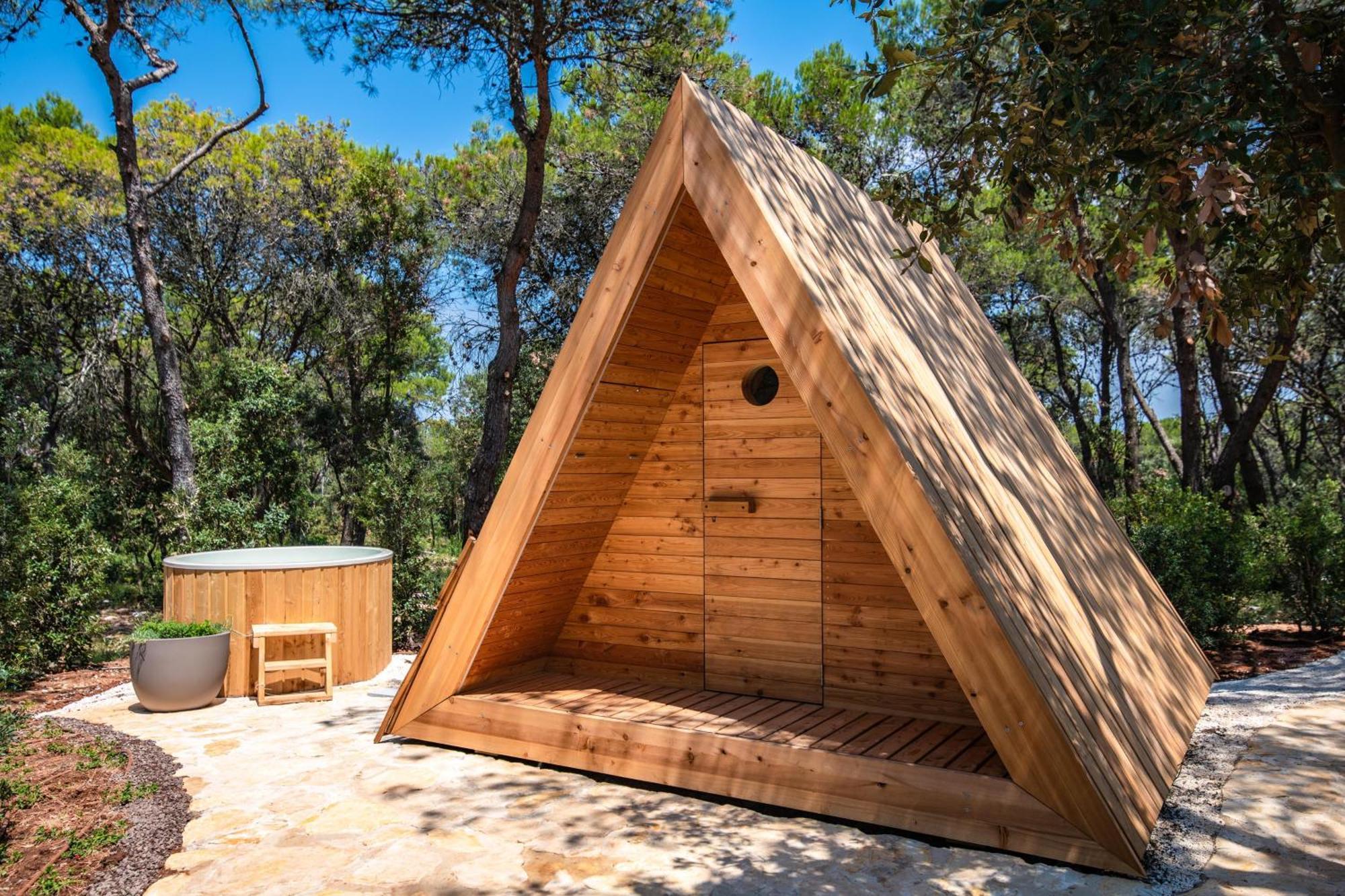 Arena One 99 Glamping Hotel Pomer Exterior foto